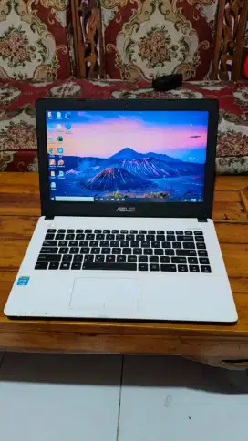 laptop Asus siap pakai bergaransi