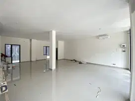 Disewakan Ruko Lebar 9 di Gading Serpong 2 Lantai
