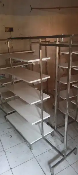 rak untuk pakaian bahan stainless