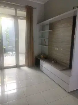 Disewakan Rumah Siap Huni di Taman Kopo Indah 5