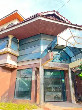 Di jual Gedung bekas Rumah sakit.