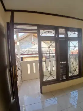 Rumah disewakan tahunan