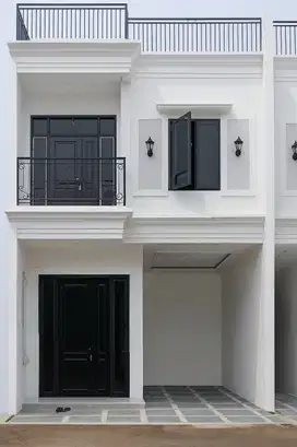 RUMAH 2 LANTAI + ROOFTOP TERMURAH DI JAKARTA SELATAN