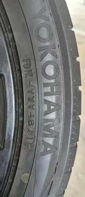 BAN 245/45 R18 YOKOHAMA