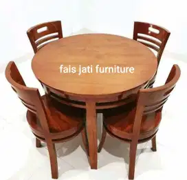 Set meja makan bundar