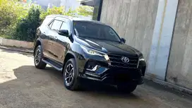 [LOW KM] Toyota Fortuner Vrz GR Sport 2.4 Diesel 4x2 AT 2021/2022