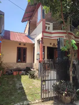Rumah 2 Lantai Nyaman Dalam Komplek di Soreang