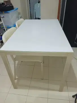 Satu Set Meja Makan IKEA
