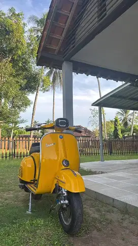 Vespa super 75 asli kuning