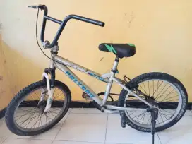 SEPEDA 20 INCH BEKAS