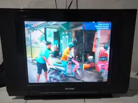 Tv Sharp 21in slim