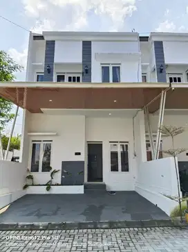 Rumah 2 Lantai Belakang Perumahan Araya
