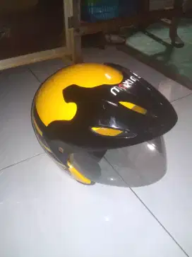 Helm buat penumpang