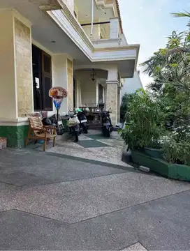 DIJUAL RUMAH BUKIT DARMO GOLF