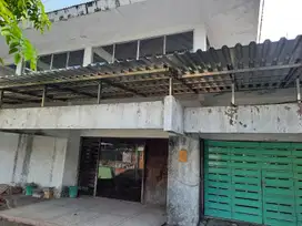 rumah di Manyar Kertoarjo