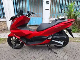 Jual pcx ABS 2022 km 16 rb istimewa orsinil cat samsat  kdg cowek
