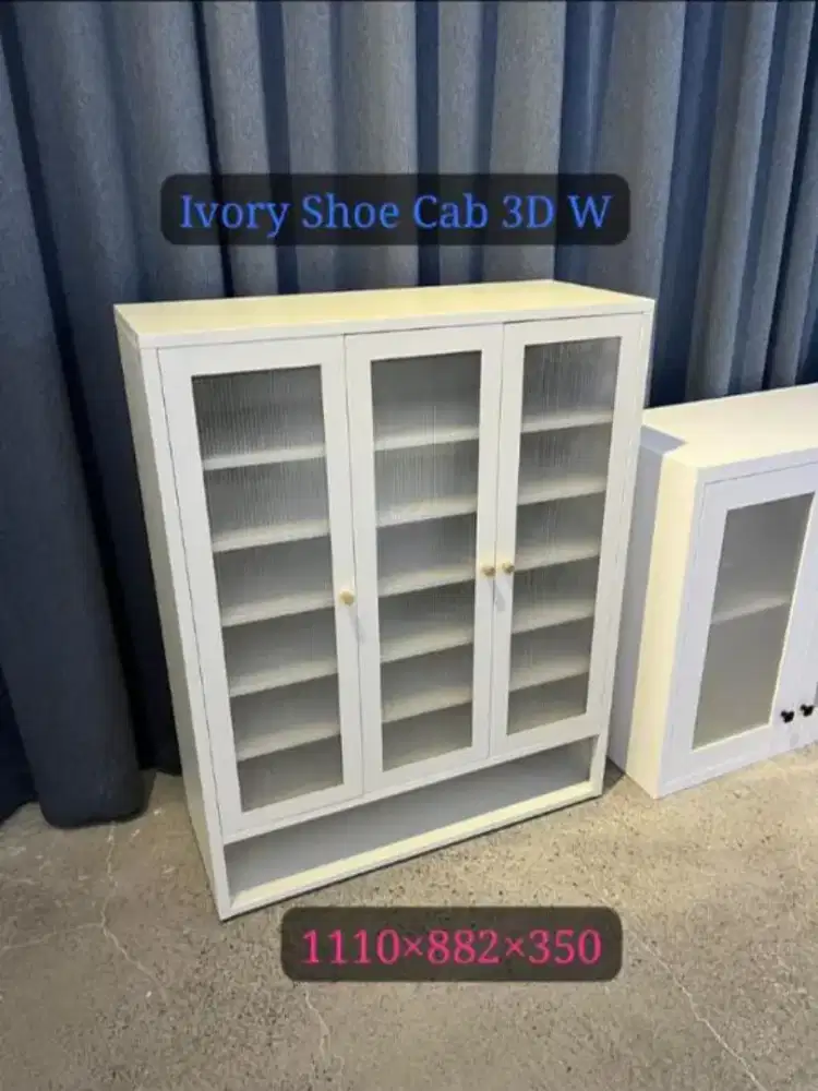 Lemari besi rak sepatu