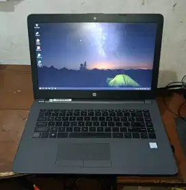 Laptop hp mulus core i5 gen 7 ram 8 SSD 256 Batre 2 jam windows 10