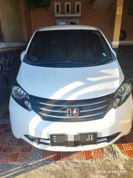 Honda Freed A/T Putih 2011 Tipe E - PSD
