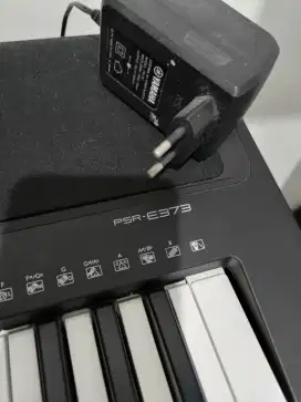 Yamaha PSR-E373