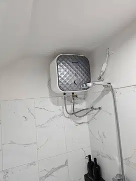 Water Heater Modena ES10CS1 10L Pemakaian 1 Tahun