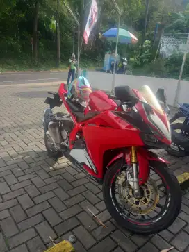 Motor honda CBR 250 RR satu tangan