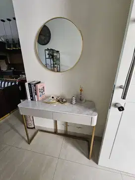 Console Table + Cermin Rupa Rupa Ikea Dekoruma Isiruma Informa 1 Tahun