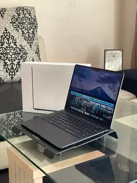 MacBook Air 2024 M3 13 inch 8/256