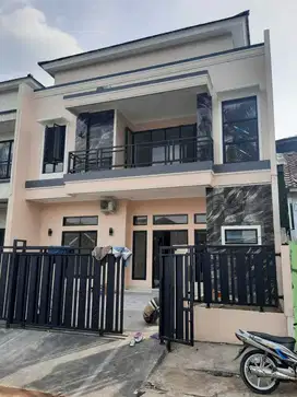 Dijual cepat rumah baru 2 lt di Villa Melati Mas, Serpong