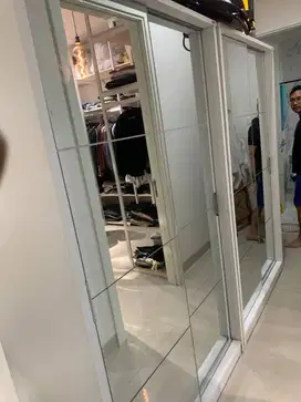 2 Unit Lemari Baju Kaca Putih Elegan Dekoruma Informa Rupa Rupa Ikea