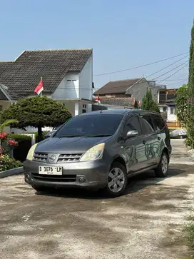 Dijual Cepat : Nissan Grand Livina 1.5 XV 2009 manual Mls skl