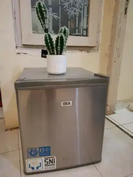 Jual kulkas / lemari es mini bekas