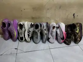 Jual sepatu running siz 42