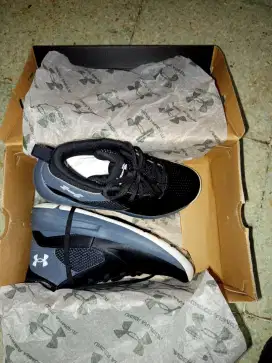 Jual sepatu under armor