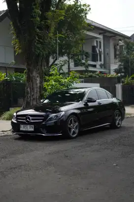Mercedes benz c300 2018 hitam super low km full original