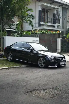 Mercedes benz c300 2018 hitam super low km full original