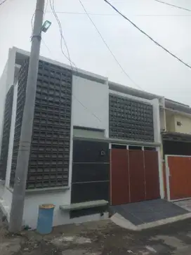 Rumah dijual 2 lantai exclusive di Cibinong