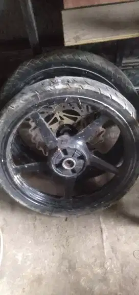 Pelek original scorpio