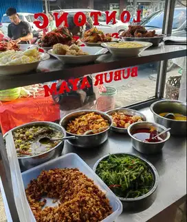 Kerja di rumah makan