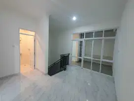 Harga Murah Rumah Minimalis Brand New 3 Lantai Kelapa Gading