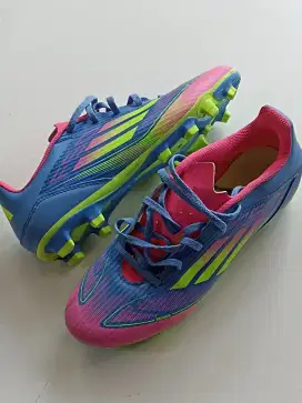 Sepatu Bola Adidas F50 Club