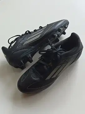 Sepatu Bola Adidas F50 Club Black