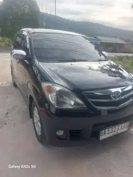 Dijual mobil Avanza tipe G 2010