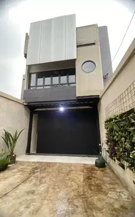 Rumah Pinggir Jalan Strategis Di Jendral Sudirman Bandung