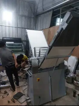 Mesin dough sheeter model SM-630 merk Sinmag Taiwan Karpet Jumbo 2021