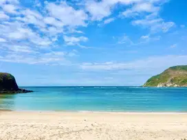 Tanah pinggir pantai dekat Kuta Mandalika Lombok. Cocok untuk hotel
