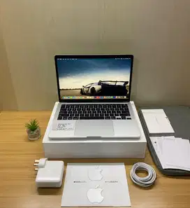 Jual cepat, Macbook Pro touchbar 13inc 2020 ssd 513Gb