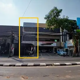 Disewakan Ruko 3,5 lantai di Radio Dalam , Jakarta Selatan