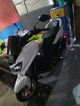 Yamaha nmax 2016 white