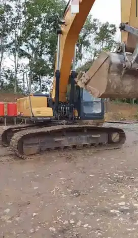 Exca SANY SY215c 2024 HM2000an 
di Tenggarong